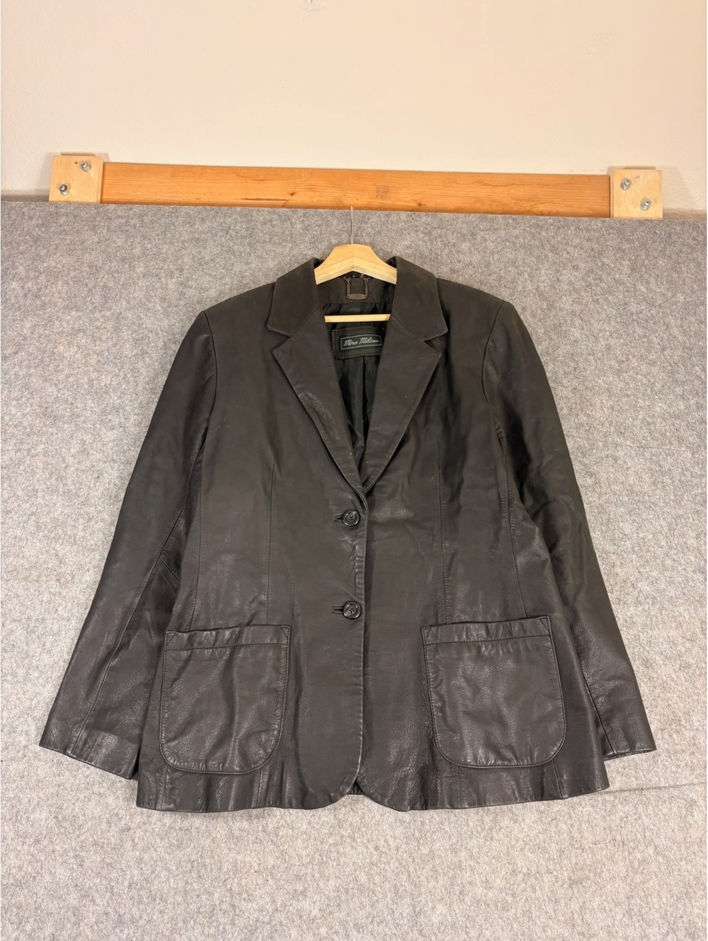 Vintage Mrs Milano black leather blazer Size Large